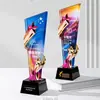 Medallas y trofeos de cristal deslumbrantes de alta gama para empleados sobresalientes, mostrando creatividad y elegancia
