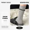 Calcetines nuevos para mujer de otoño e invierno hasta la pantorrilla, bordados con lindos osos de dibujos animados, estilo universitario coreano, calcetines sin costuras, al por mayor