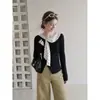 Camiseta de manga larga estilo coreano de Forever21 con cuello de lunares, diseñada para otoño, con corte ajustado, silueta favorecedora y abertura asimétrica