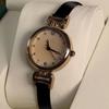 Reloj de Cuarzo para Mujer con Cinturón de Estilo Lujo Ligero Venta al por Mayor Reloj Digital Retro para Mujer Sencillo Elegante Moda Venta al por Mayor