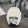 Gorro Infantil para Niños, Estilo Coreano Otoño e Invierno, Gorro de Punto con Protección para las Orejas y Bordado de Letras, Gorro Cálido de Punto para Bebés Niñas, Versátil