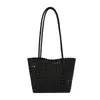 Bolsa de Ombro Cesta Tecida Vazada em Couro Macio Estilo Coreano para Mulheres, Bolsa de Mão Tote de Ombro Elegante de Nicho para Férias