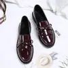 Sapatos de salto grosso moda feminina primavera e outono novos sapatos femininos arco pequenos sapatos de couro plus size mocassins femininos em estoque atacado