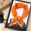Lenço Quadrado Pequeno de Algodão e Linho Patchwork com Estampa de Flor de Caju para Mulheres, Acessório Elegante para Outono e Inverno para Combinar com Camisas e Blazers, Lenço da Moda para Amarrar na Cintura