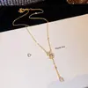 Collar con Colgante Redondo de Circonita Super Brillante Set de Joyería Versátil de Lujo Ligero de Alta Gama Moda Exquisita Aretes de Botón Temperamento para Mujeres