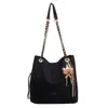 Bolsas Retrô Europeias e Americanas de Alto Nível para Mulheres, Novas Bolsas Balde Foscas da Moda, Bolsas Transversais de Ombro com Corrente e Cordão