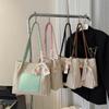Lenço de seda bolsa de tecido de grande capacidade para mulheres 2023 nova moda versátil bolsa tote de cor contrastante bolsa de ombro para férias bolsa de praia