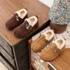 Sapatos Birkenstock Femininos Sola Macia Sapatos de Algodão Infantis Novo Estilo Outono/Inverno 2025 Sapatos de Pelo Espessados com Veludo Sola Macia Sapatos de Algodão Quentes