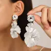 Aretes largos retro de pétalos grandes estilo europeo y americano transfronterizo, personalidad, celebridad de internet, mate, exagerados, geométricos para mujer, al por mayor