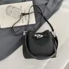 Bolso pequeño retro muy elegante para mujer, nuevo bolso cruzado de moda primavera 2026, exquisito bolso de hombro para debajo del brazo, bolso tipo cubo