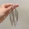 Aretes de Aleación con Líneas Ultraligeras, Ganchos de Espiga de Trigo de Nuevo Estilo, Aretes de Trenzado Cruzado Ondulado de Gama Alta