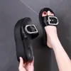 Nuevas Sandalias y Chanclas de Verano para Mujer 2025, Ropa para Exteriores, Modernas, Sencillas, Suela Suave, Estilo Hada, Planas, de Suela Gruesa