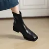 Primeiro Encontro Temporada 2026 novas botas femininas curtas, bico quadrado pequeno, ajuste justo, botas elásticas, outono/inverno, tamanho 43, salto grosso, botins