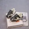 Tênis Esportivo Infantil Estilo Coreano 2026 Bolinhas Primavera e Outono Tendência Novos Tênis de Corrida para Meninos Sapatos Infantis Modernos com Solado Macio