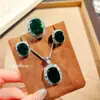 Aretes, Anillos, Conjuntos de Diamantes Verdes, Collares Colgantes con Diamantes Incrustados de Esmeralda para Mujer, Cobre Rectangular de Alto Carbono Color Verde Manzana