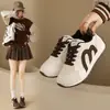 Zapatos Ins Versión Coreana de los Nuevos Zapatos de Papá para Mujer 2026 Primavera Estudiante Zapatos Forrest Gump Zapatos Deportivos para Correr Zapatos Casuales Hl8853