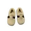 Pantuflas peludas para usar en exteriores en invierno, nuevo estilo 2026 mocasines slip-on de invierno, zapatos de algodón planos de suela blanda, cálidos y forrados de felpa