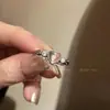 Anillo de amor rosa para mujer, diseño de nicho dulce y adorable, con apertura ajustable en forma de corazón.