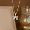 Collar de Diamante Único de Seis Garras Starlight para Mujer, Moderno y Sencillo, Diseño de Nicho con un Toque de Lujo, Colgante de Cadena para Clavícula