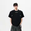 Camiseta Acolchoada de Manga Curta Desconstruída com Zíper Estilo Americano para Homens, Marca Tendência de Verão Resistente, Top Elegante e Descolado de Meia-Manga