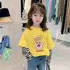 Nova Camiseta Top de Manga Longa Color Block de Algodão Puro para Primavera e Outono para Meninos e Meninas, Camiseta Base Estilosa Falsa de Duas Peças