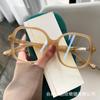 Ouyang Nana con gafas sencillas de montura grande puede equiparse con cámara de calle de alta definición anti-luz azul tendencia ins espejo plano