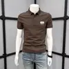 Camisa Polo Masculina de Manga Curta para o Verão Novo Estilo Gola Lapela Estampa Simples de Letras Tendência Jovem Casual Slim Fit Camiseta com Gola Lapela