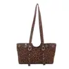 Tendencia transfronteriza bolso retro bolso cubo bolso de mujer 226 otoño nuevo estilo textura remache bolso de un solo hombro bolso para ir al trabajo bajo el brazo