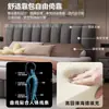 Cama tapizada de rayas verticales minimalista moderna, patas metálicas finas de color blanco roto, cama doble de 1.8 metros para dormitorio principal, cama de bodas minimalista italiana