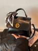 2025 Nova Moda Retrô Casual Versátil Bolsa de Mão Feminina Outono e Inverno Versátil Design de Nicho Bolsa de Ombro Transversal