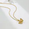 Versión coreana de collar de diamantes de mariposa de moda elegante y simple para mujer, cadena de clavícula de acero de titanio con temperamento de personalidad popular, venta al por mayor, combina con todo
