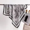 Lenço Quadrado Pequeno Estilo Coreano 70cm Lenço de Seda Lenço de Cabeça Primavera e Verão Lenço Estampado Pied-de-poule Lenço Profissional Versátil