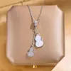 Nueva cadena de clavícula de lujo estilo coreano, collar versátil de acero de titanio de moda para mujer, colgante simple clásico de circón, accesorio versátil