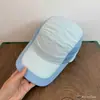 Sombrero de Sol de Verano al Aire Libre con Bloques de Color Estilo Japonés de Cinco Paneles Gorra de Béisbol Versátil de Secado Rápido para Parejas Mujeres Ligera Transpirable Gorra de Pico