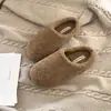 Chinelos Macios e Fofos de Cor Lisa Estilo Coreano com Cobertura para os Pés para Mulheres Outono/Inverno 2026 Sola Macia Antiderrapante Versátil para o Dia a Dia Quentes e Fofos