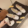 Zapatos Mary Jane Plateados con Pedrería, de Tacón Bajo Cuadrado, Estilo Francés, Novedad de Otoño, para Mujer, Zapatos de Piel para Combinar con Faldas
