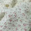 Tejido de Gasa de Doble Capa con Estampado Floral Pequeño Rosa, Adecuado para Pijamas, Ropa de Casa, Ropa de Bebé, Mantas Infantiles y Baberos
