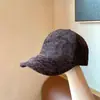 Gorra de Béisbol con Patrón Oscuro en Relieve Estilo Británico Otoño Invierno Unisex Sombrero de Pico de Pato Retro Coreano Sombrero para el Sol Casual de Viaje al Aire Libre
