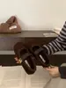 Sapatos Retro de Camurça com Estampa de Leopardo, Bico Redondo, Tira Única, Bico Dividido, Pata de Porco, com Pelúcia Adicionada, Sapatos Mary Jane Birkenstock Femininos para Outono e Inverno