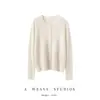 Cardigã de renda com botões de pérola e gola redonda, 100% cashmere, estilo francês, macio e confortável, com um design delicado e elegante que lembra Chanel