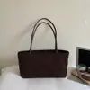Bolsa de Mão Grande Capacidade Moda Deslocamento Design de Nicho Retro 2026 Novo Estilo Personalidade Tendência Cor Sólida Bolsa Tote Casual