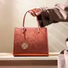 Bolsa Roja Bordada Estilo Chino 2026 para Mujer, Nueva Bolsa de Boda Nupcial Estilo Chino, Regalo para Mujeres de Mediana Edad, Bolsa Qipao, Bolso de Mamá a la Moda