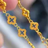 Pulseira de trevo de quatro folhas oca banhada a ouro vietnamita para mulheres, luxo leve com toque de alta qualidade, imitação de ouro que não desbota por muito tempo, joias de nicho atacado