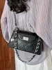 Bolsa transversal pequena e simples transfronteiriça, bolsa de ombro única com fivela de corrente de nicho, para ir ao trabalho, casual, estilosa, versátil, bolsa de axila