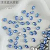Pedras de strass para nail art K9 azul claro com base pontiaguda, peças quadradas grandes e com formato de coração em cores doces brilhantes e outros formatos especiais para decoração de unhas atacado