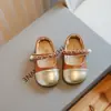 Zapatos para Niñas Zapatos de Princesa de Cuero Elegantes para Niños Otoño/Invierno 2025 Nuevos Zapatos Planos Versátiles Simples Negros para Bebés Niñas