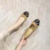 Sapatos de salto únicos femininos elegantes de temperamento, estilo retrô moderno de Hong Kong, finos, da moda, casuais, estilo quente, modernos, 2026