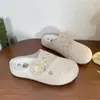 Lenço de Cabeça com Bordado de Flores de Nicho Meia-Sapatilhas Roupa Externa Feminina Verão 2026 Novidade Preguiçosa Slip-On Sapatos Birkenstock
