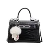 Bolsa Pequena Quadrada de Couro de Crocodilo de Alta Qualidade Transfronteiriça para Mulheres 2025 Nova Tendência Retro Moda Corrente Simples Bolsa Transversal