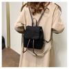 2024 Otoño e Invierno Nuevo Mochila Pequeña Portátil Niche de Moda Lana Artística Retro Combinable Mochila Color Sólido Bolso Tipo Cubo